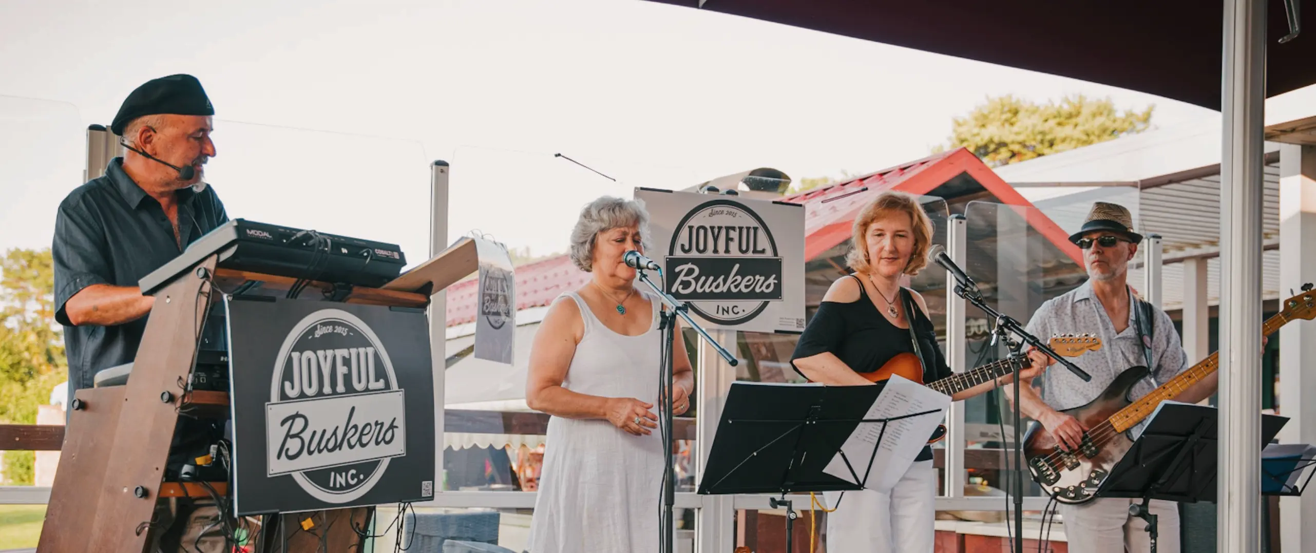 Joyful Buskers, Edition 2024: Bertrand Delacrétaz (percussions, chant, kazoo, claviers), Silvia Soranzo (chant, accordina, kazoo), Françoise Schneider (guitare, chant, ukulele) et Olivier David (basse)